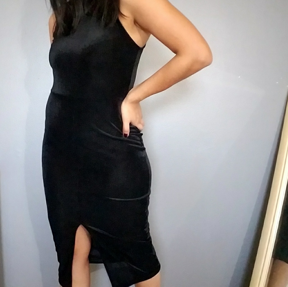 💕20%OFF💕BLACK RIBBED MOCK NECK MIDI DRESS - Picture 2 of 4